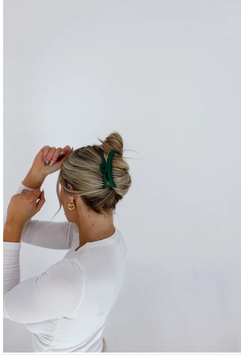Matte Midi Hold Everything Claw | KAXI