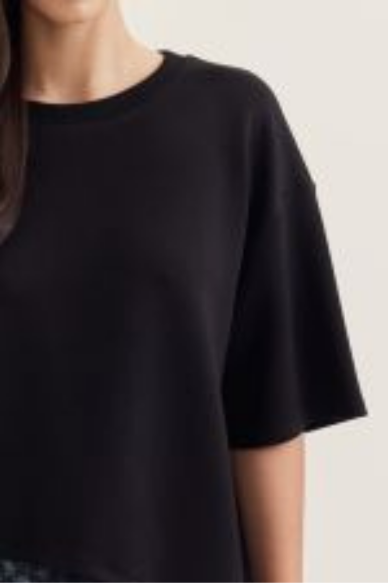 Scallop Lace Hem Knit Top