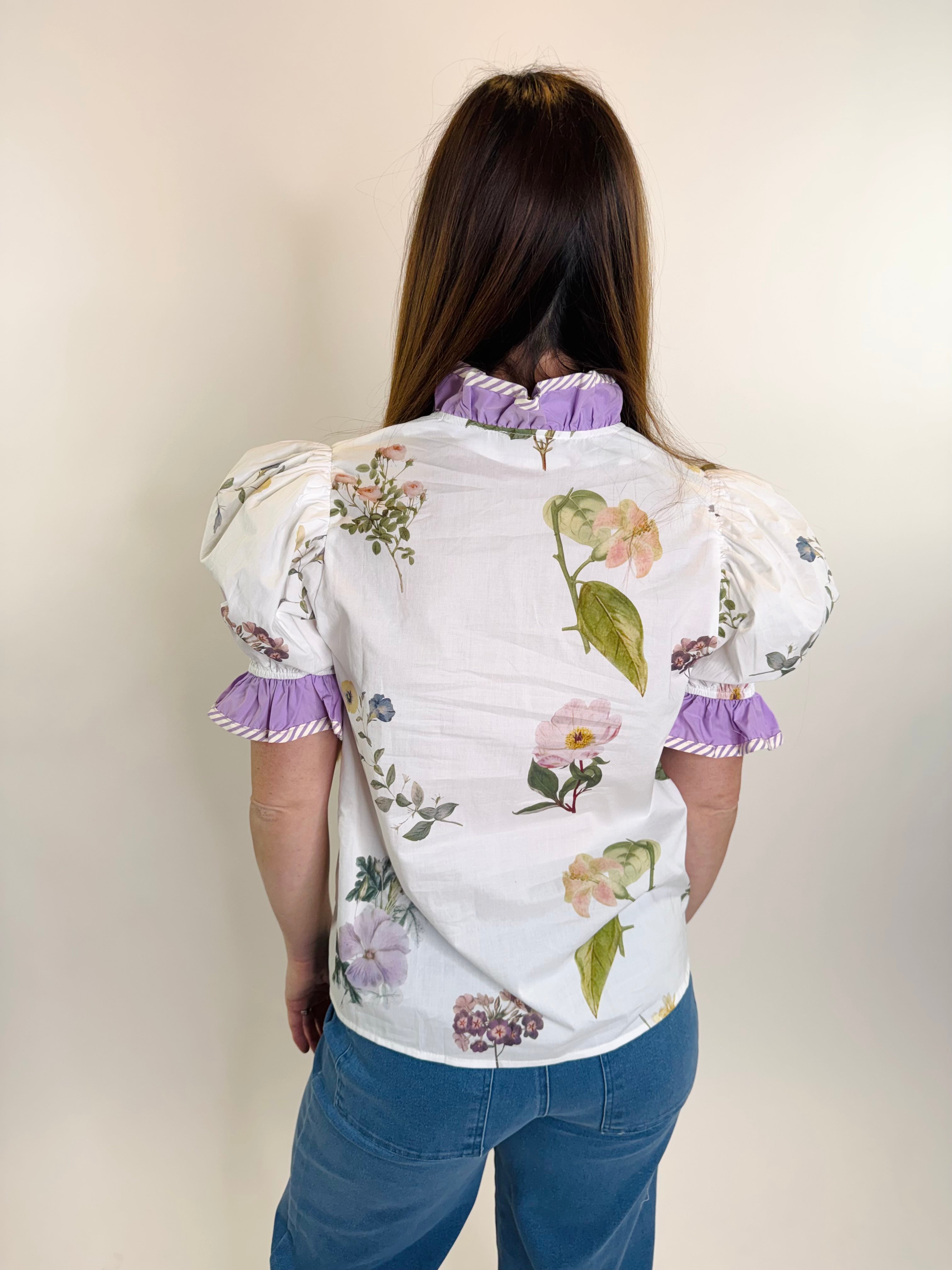 Contrast Ruffled Floral Puff Sleeve Top