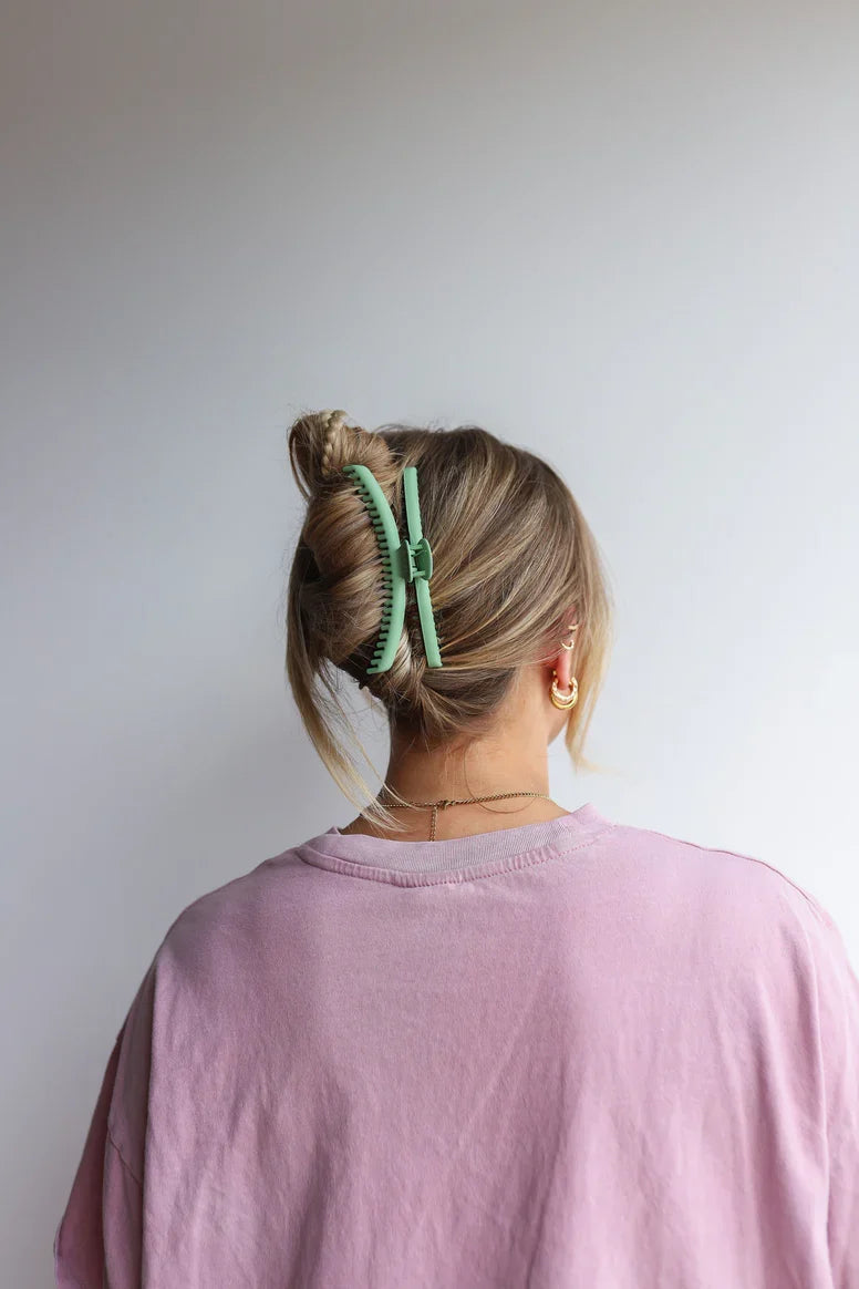 Matte Midi Hold Everything Claw | KAXI