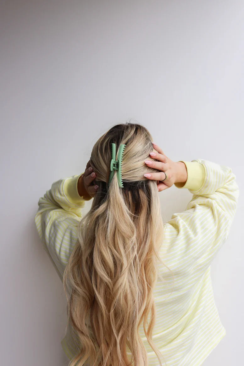 Matte Midi Hold Everything Claw | KAXI