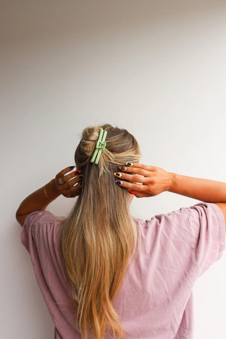 Matte Midi Hold Everything Claw | KAXI