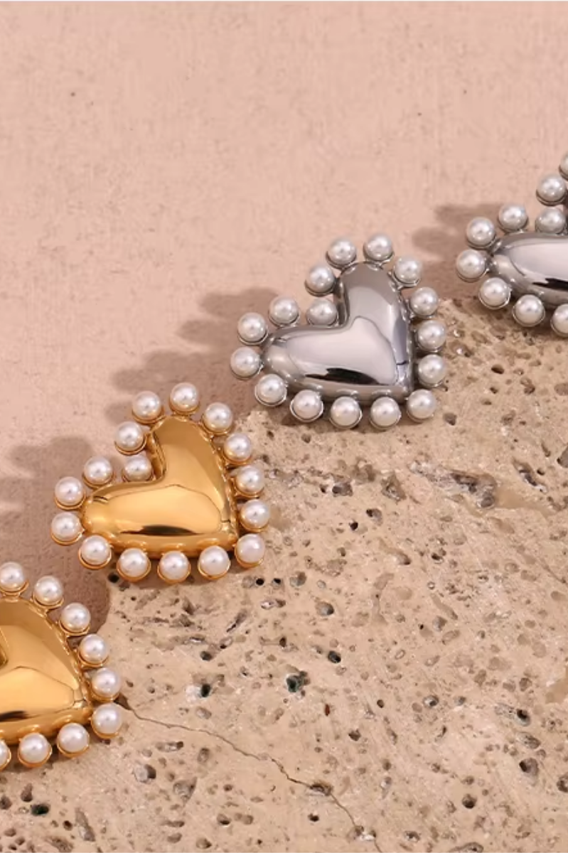 Inlaid Pearls Heart Earrings