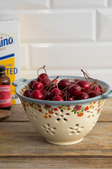 Ceramic Berry Colander | Natural Life