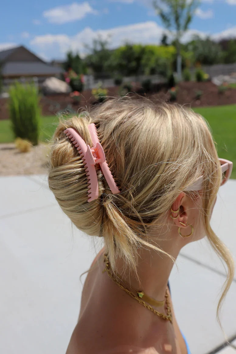 Matte Midi Hold Everything Claw | KAXI